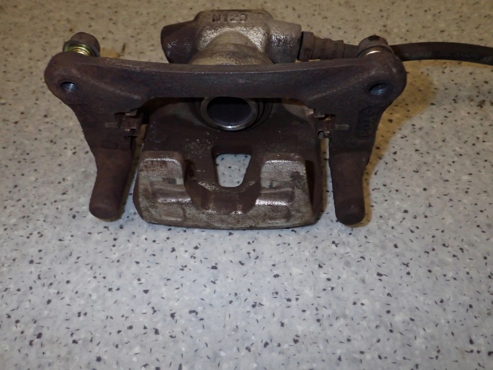 MITSUBISHI GRANDIS 03-11 ZACISK HAMULCOWY TYLNY LEWY 4/6