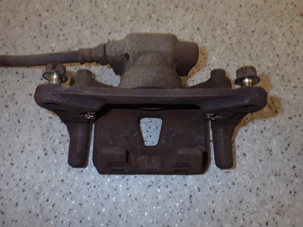 MITSUBISHI GRANDIS 03-11 ZACISK HAMULCOWY TYLNY PRAWY 4/5