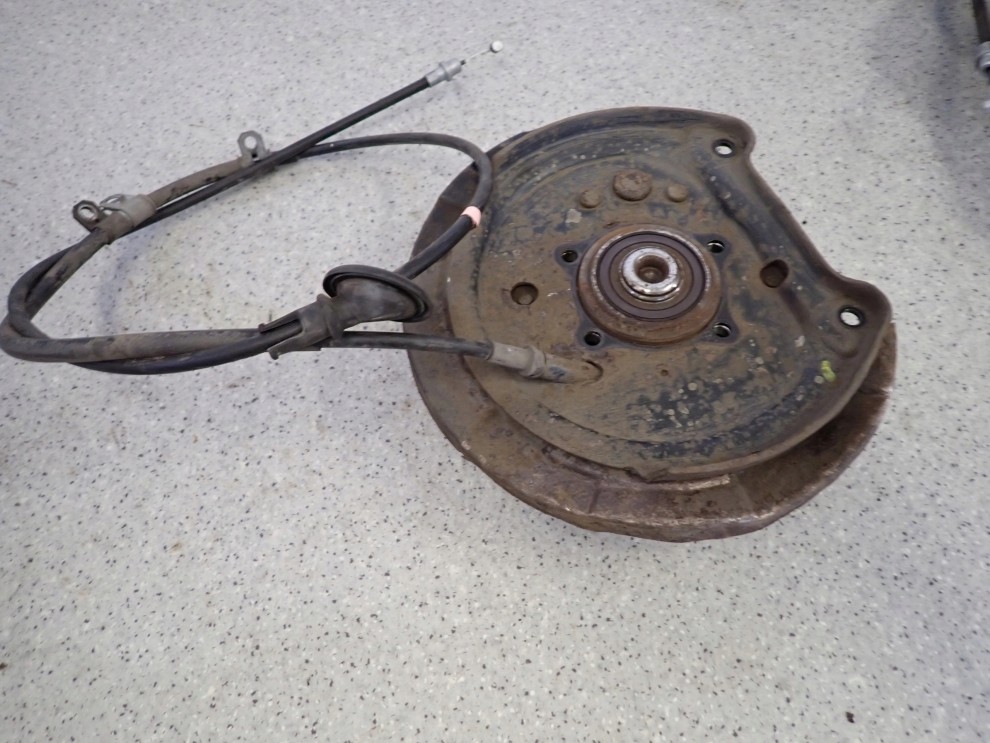 MITSUBISHI GRANDIS 03- PIASTA TYLNA TARCZA KOTWICZNA TYLNA PRAWA 8/9