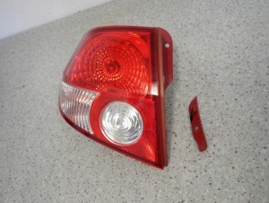 HYUNDAI GETZ 02-05 LAMPA TYLNA LEWA 3/5 MINIATURA