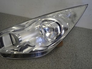 KIA VENGA 09- LAMPA PRZEDNIA LEWA 4/11 MINIATURA