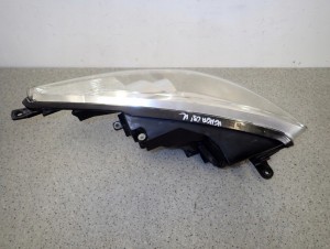 KIA VENGA 09- LAMPA PRZEDNIA LEWA 9/11 MINIATURA