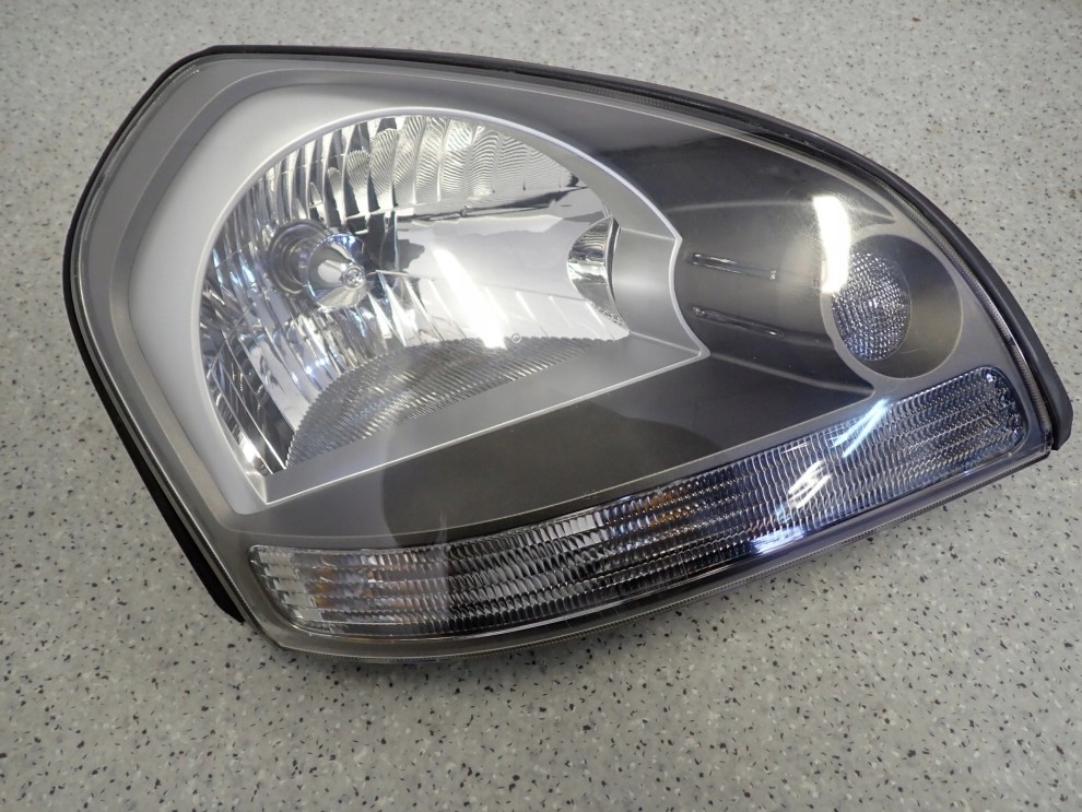 HYUNDAI TUCSON 04-10 REFLEKTOR PRZEDNI PRAWY LAMPA PRZÓD 4/11