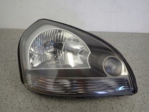 HYUNDAI TUCSON 04-10 REFLEKTOR PRZEDNI PRAWY LAMPA PRZÓD