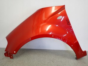 SUZUKI SX4 06-12 BŁOTNIK PRZEDNI LEWY ZFS