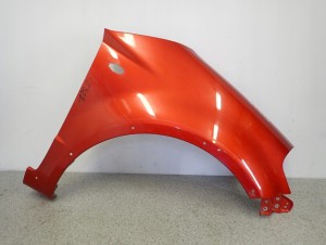 SUZUKI SX4 06-12 BŁOTNIK PRZEDNI PRAWY ZFS