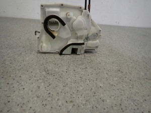 SUZUKI SX4 06- FIAT SEDICI ZAMEK DRZWI PRZEDNI LEWY 7 PINÓW 5/7 MINIATURA