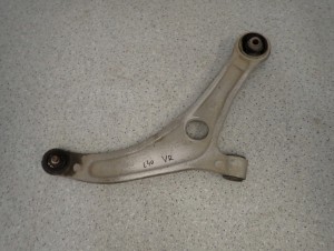 HYUNDAI i40 11-18 WAHACZ PRZEDNI LEWY