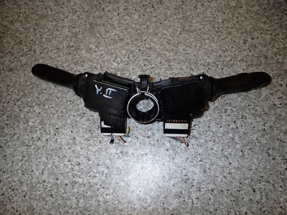 TOYOTA YARIS II 06-11 PRZEŁĄCZNIK ZESPOLONY ŚWIATEŁ WYCIERACZEK 5/6