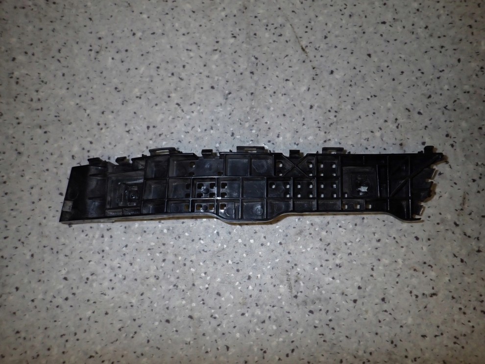 SUZUKI CELERIO 14-19 ŚLIZG ZDERZAKA TYLNY LEWY 1/8