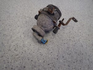 HYUNDAI TRAJET 1999-2004 HALOGEN PRZEDNI LEWY 9/11 MINIATURA