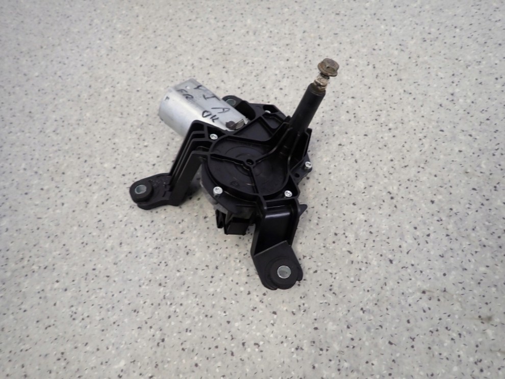 TOYOTA YARIS I 99-05 SILNICZEK WYCIERACZKI TYŁ WERSJA FRANCUSKA 4/11