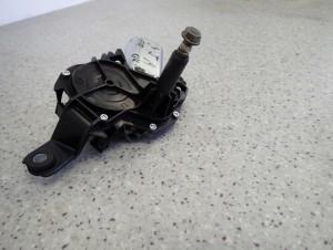 TOYOTA YARIS I 99-05 SILNICZEK WYCIERACZKI TYŁ WERSJA FRANCUSKA 7/11 MINIATURA