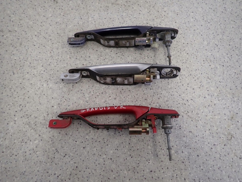 MITSUBISHI GRANDIS 03-11 KLAMKA PRZEDNIA PRAWA 3/4