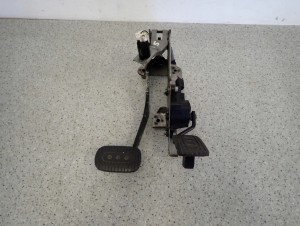 NISSAN MICRA K12 PEDAŁ GAZU POTENCJOMETR PEDAŁ HAMULCA AUTOMAT