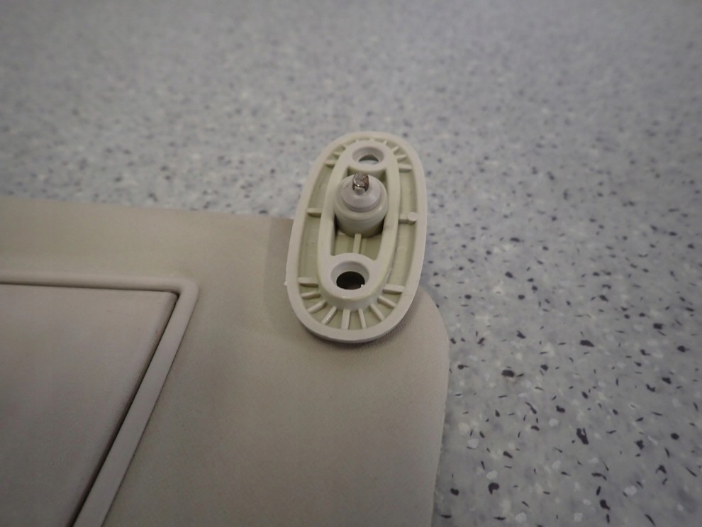 HYUNDAI GETZ 02-10 DASZEK PRZECIWSŁONECZNY PRAWY 3/9