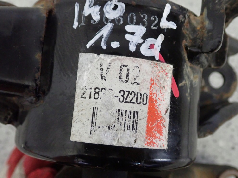 HYUNDAI i40 1.7 CRDI 11- PODUSZKA SILNIKA PRZEDNIA LEWA 3/8