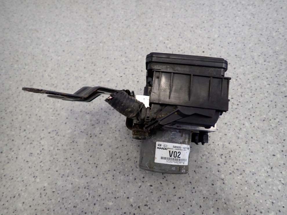 HYUNDAI i40 1.7 CRDI 11- POMPA ABS 58920-3Z510 5/6