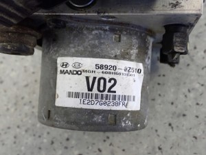 HYUNDAI i40 1.7 CRDI 11- POMPA ABS 58920-3Z510 6/6 MINIATURA