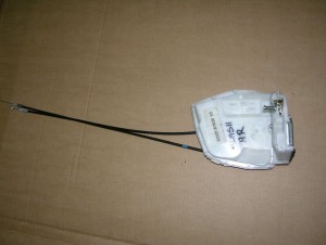 SUZUKI SPLASH 08-14 ZAMEK DRZWI TYLNY PRAWY