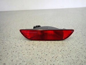 NISSAN NOTE E11 10-12 LAMPA LAMPKA PRZECIWMGIELNA TYŁ W ZDERZAK