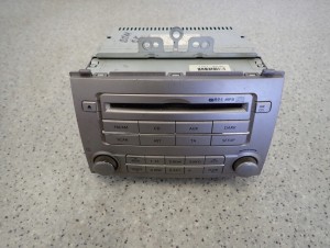 HYUNDAI i20 08-12 RADIO CD 2/11 MINIATURA