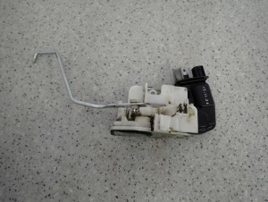 HONDA JAZZ II LIFT 06-08 ZAMEK DRZWI PRZEDNI PRAWY 3/7 MINIATURA
