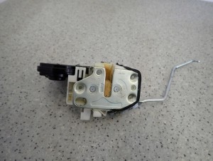 HONDA JAZZ II LIFT 06-08 ZAMEK DRZWI PRZEDNI PRAWY 7/7 MINIATURA