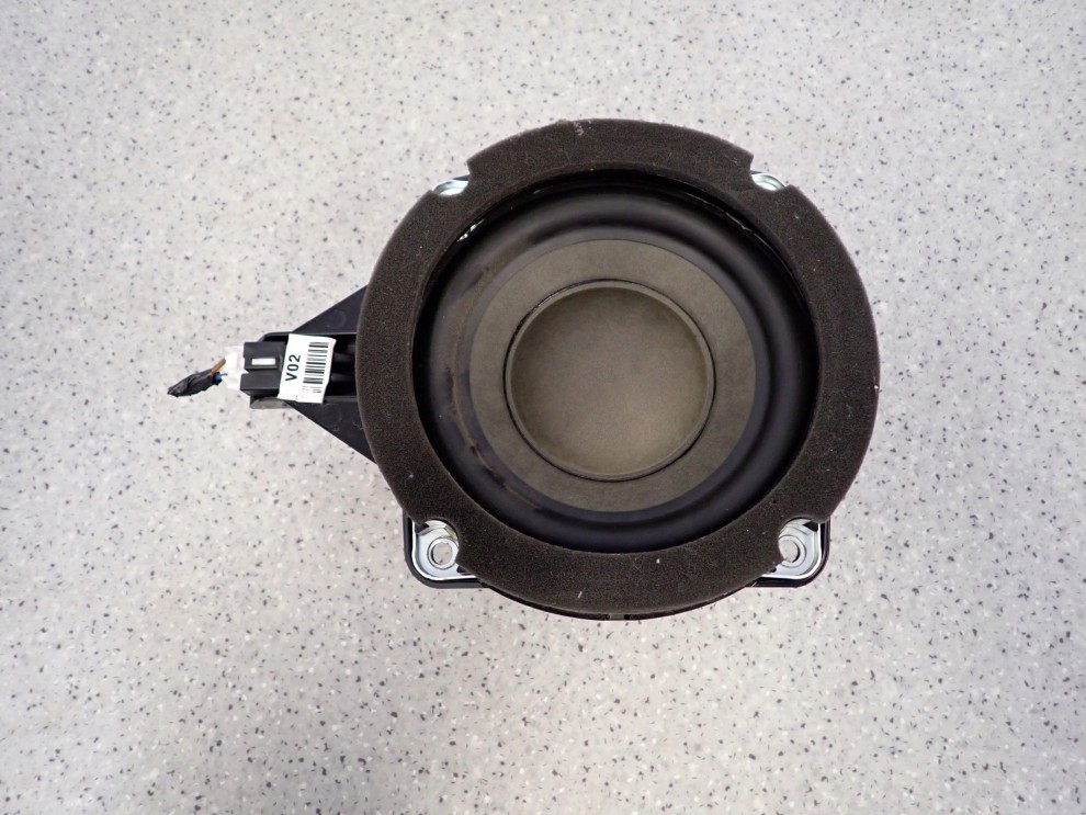 HYUNDAI i40 11- SUBWOOFER FABRYCZNY 1/5