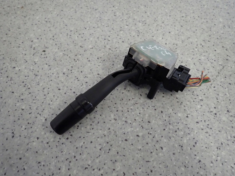 TOYOTA COROLLA VERSO 04-09 PRZEŁĄCZNIK WYCIERACZEK 4/7