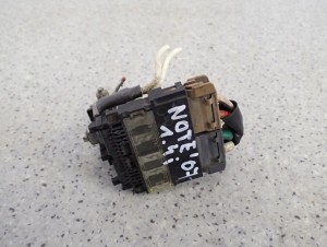 NISSAN NOTE E11 BENZYNA 06-11 KLEMA PLUSOWA