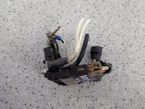 NISSAN NOTE E11 BENZYNA 06-11 KLEMA PLUSOWA 4/6 MINIATURA