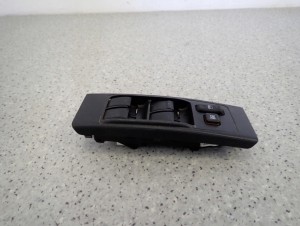 COROLLA VERSO 04-07 PANEL SZYB PRZEDNI LEWY 4 SZYBY 2/6 MINIATURA