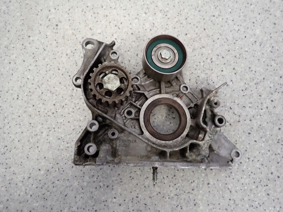 TOYOTA AVENSIS T25 2.0 D4D 02- POMPA OLEJU 3/5