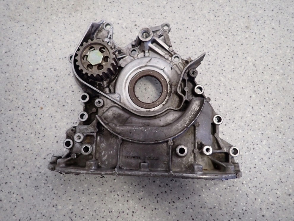 TOYOTA PREVIA AVENSIS VERSO 00-06 2.0 D4D POMPA OLEJU 5/6