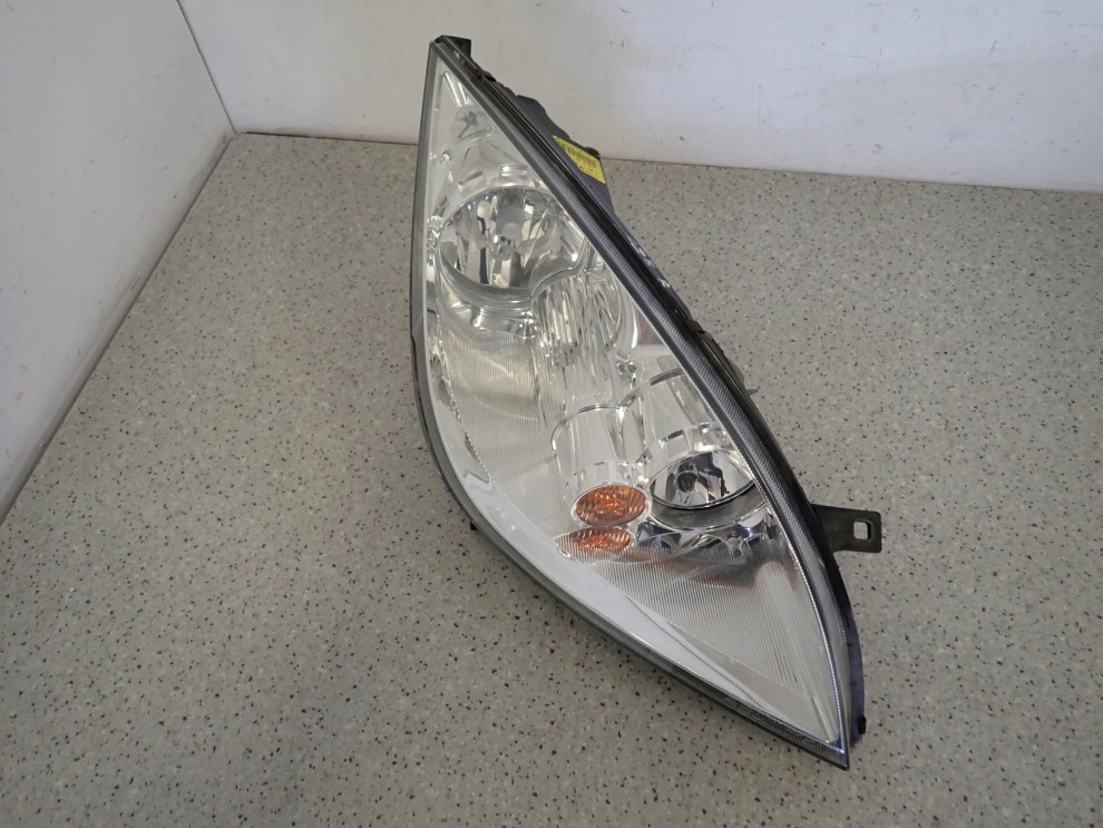 MITSUBISHI COLT 03-08 REFLEKTOR PRAWY LAMPA PRZÓD 5/7