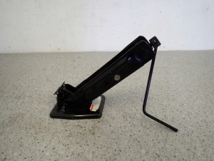 SUZUKI PODNOŚNIK SAMOCHODOWY LEWAREK 3/4 MINIATURA