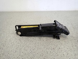 MAZDA PODNOŚNIK SAMOCHODOWY LEWAREK 5/6 MINIATURA