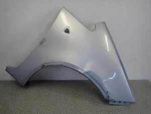 MITSUBISHI COLT 5d 04-08 BŁOTNIK PRZEDNI PRAWY T42