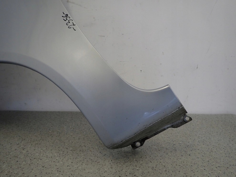 MITSUBISHI COLT 5d 04-08 BŁOTNIK PRZEDNI LEWY T42 8/11