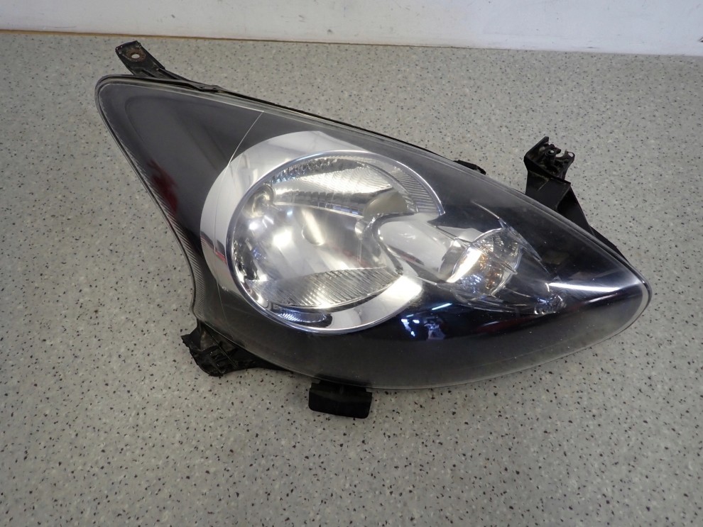 TOYOTA AYGO 06- REFLEKTOR PRAWY LAMPA PRZÓD PRAWA 2/11