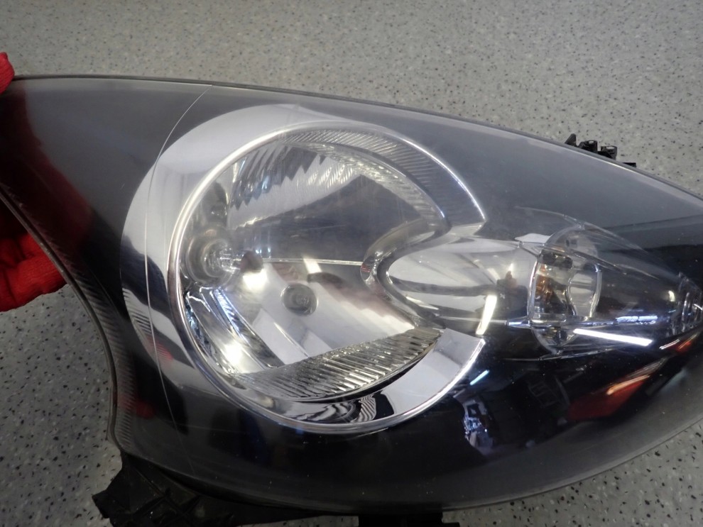 TOYOTA AYGO 06- REFLEKTOR PRAWY LAMPA PRZÓD PRAWA 3/11