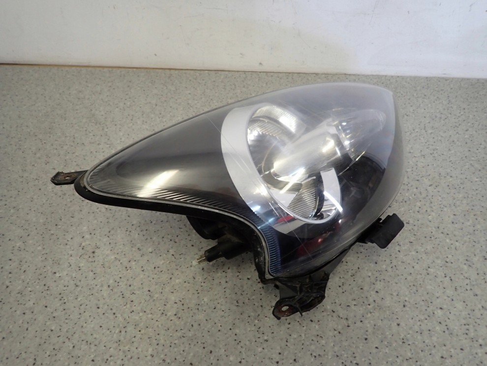 TOYOTA AYGO 06- REFLEKTOR PRAWY LAMPA PRZÓD PRAWA 5/11
