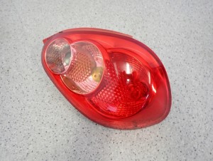TOYOTA AYGO 06-09 LAMPA TYLNA LEWA 3/6 MINIATURA