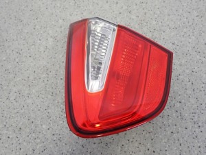 KIA RIO III 11-14 LAMPA TYLNA PRAWA WEWNĘTRZNA W KLAPE EUROPA 3/5 MINIATURA