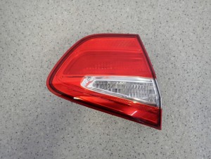KIA RIO III 11-14 LAMPA TYLNA LEWA WEWNĘTRZNA W KLAPE EUROPA