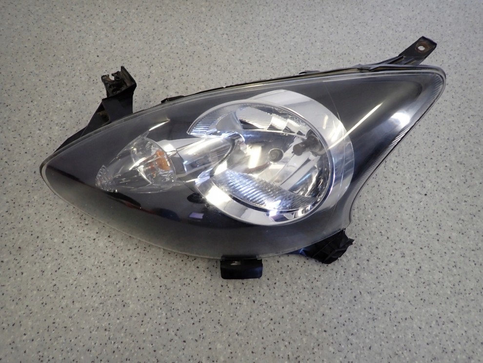 TOYOTA AYGO 06- REFLEKTOR LEWY LAMPA PRZEDNIA LEWA 2/11