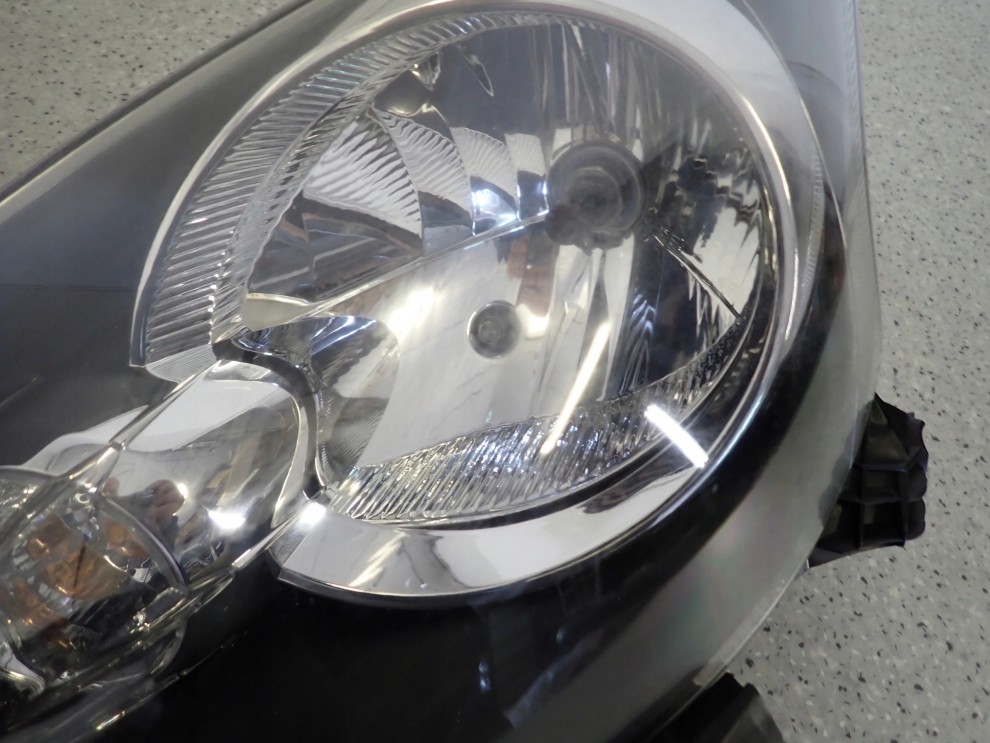 TOYOTA AYGO 06- REFLEKTOR LEWY LAMPA PRZEDNIA LEWA 4/11