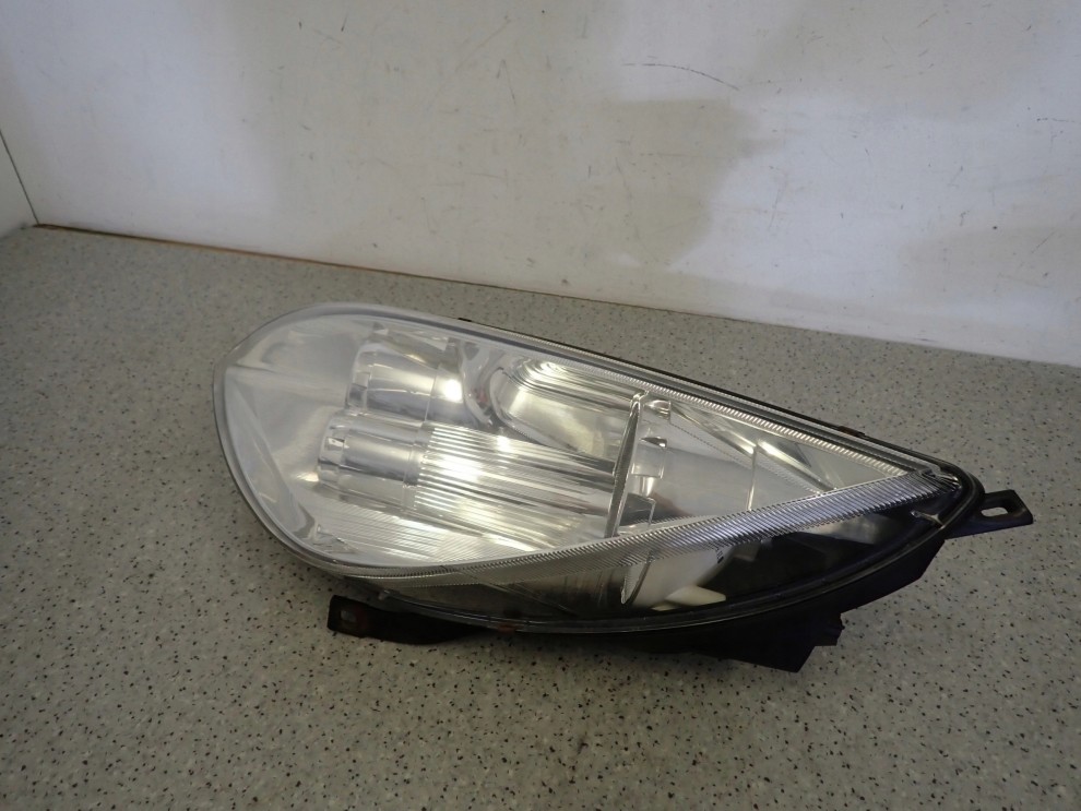 MITSUBISHI COLT 03-08 REFLEKTOR LEWY LAMPA PRZÓD 3/8