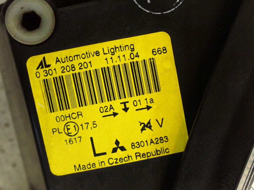 MITSUBISHI COLT 03-08 REFLEKTOR LEWY LAMPA PRZÓD 8/8